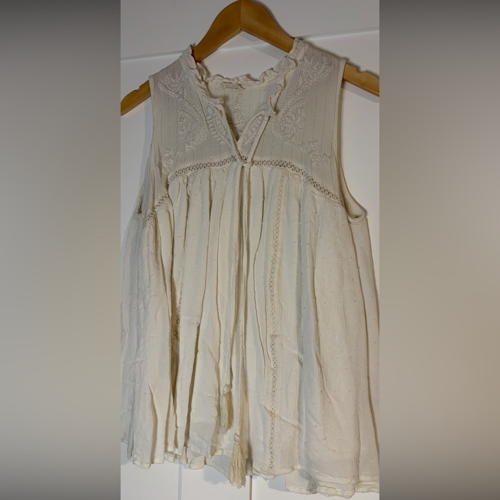 Miss Me Cream Sleeveless Blouse